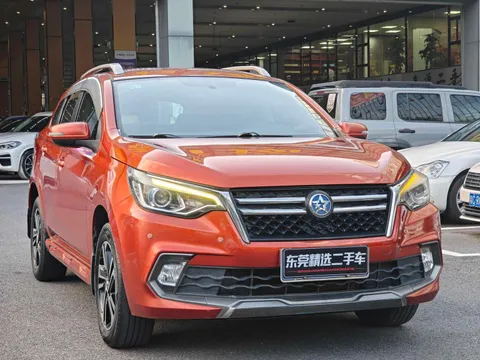 Venucia T70