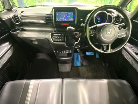 Honda N-BOX Slash