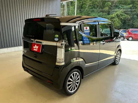Honda N-BOX Slash