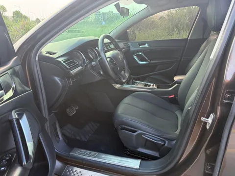 Peugeot 408