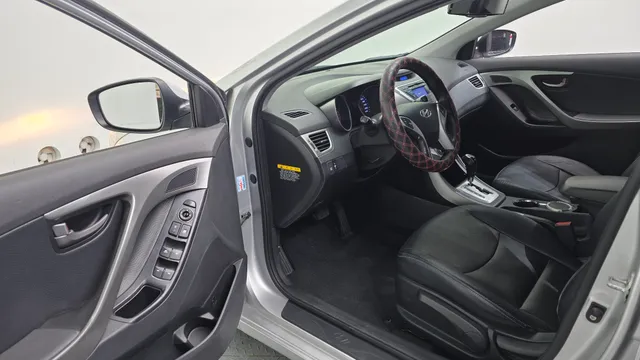 Hyundai Elantra (Avante)