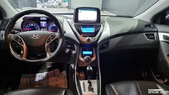 Hyundai Elantra (Avante)