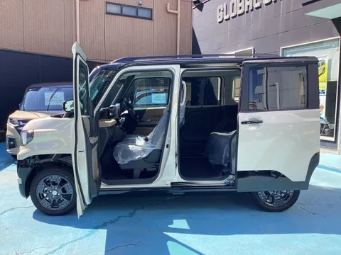 Mitsubishi Delica Mini