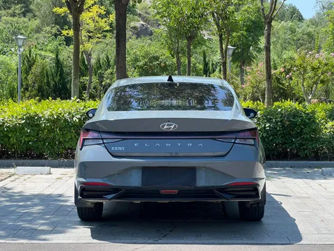 Hyundai Elantra (Avante)