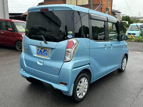 Nissan Dayz Roox