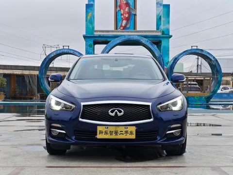 Infiniti Q50L