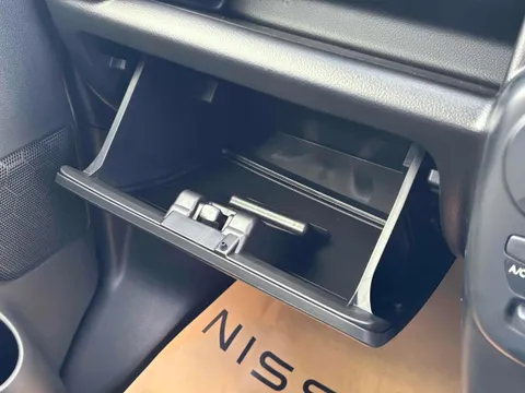 Nissan Clipper Van