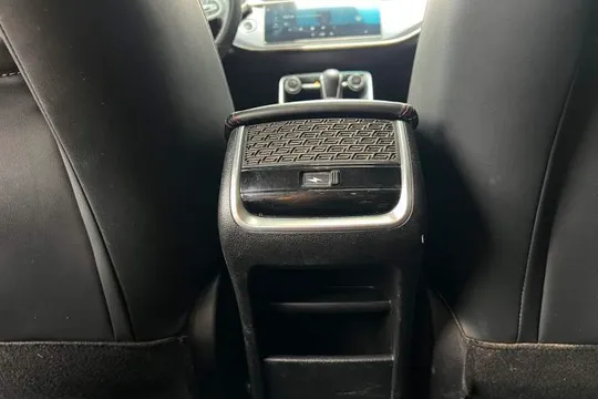 Geely Binray