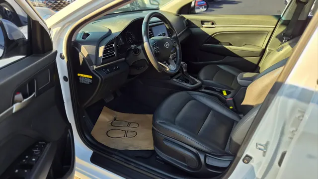 Hyundai Elantra (Avante)