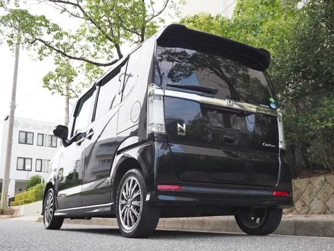 Honda N-BOX Custom