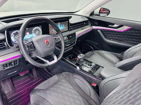 Hongqi HS5