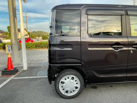 Suzuki Spacia