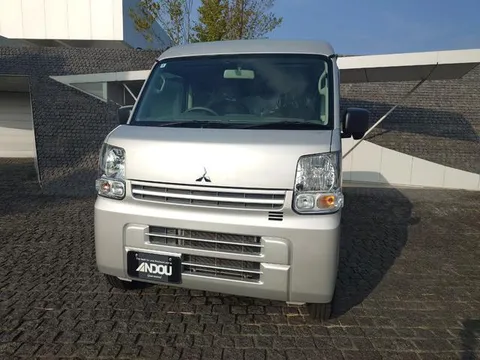 Mitsubishi Minicab Van