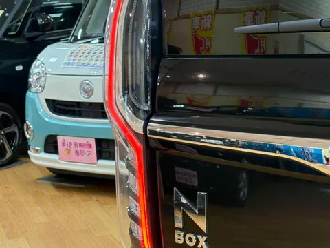 Honda N-BOX Custom