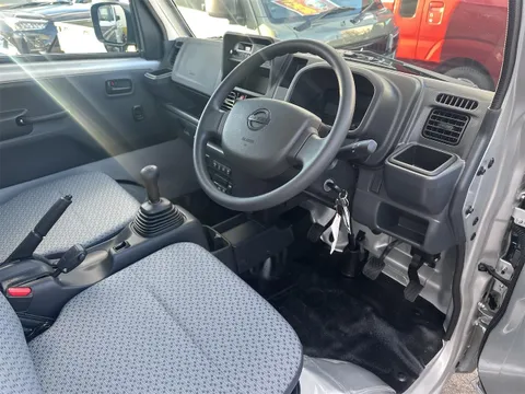 Nissan Clipper Truck
