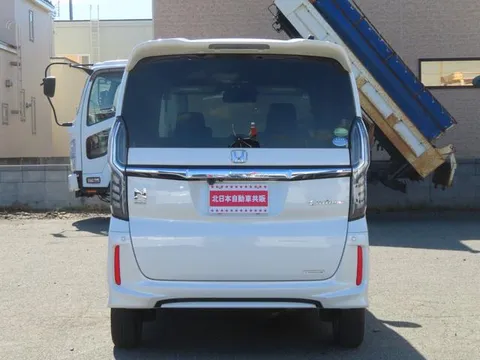 Honda N-BOX Custom
