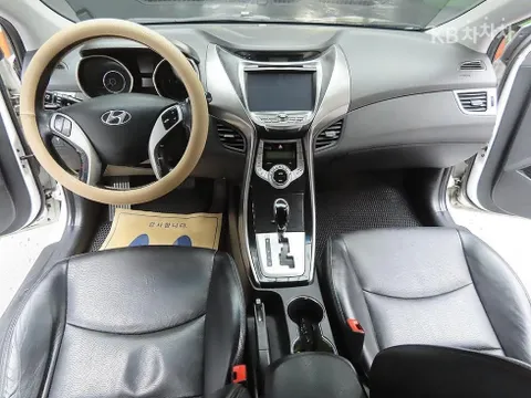 Hyundai Elantra (Avante)