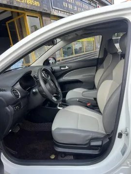 Kia Pegas