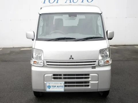 Mitsubishi Minicab Van