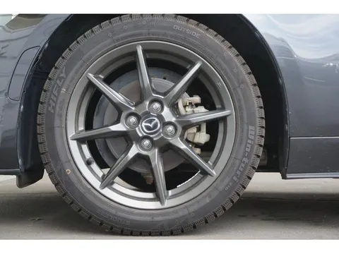 Mazda MX-5 (Roadster)