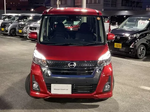 Nissan Dayz Roox