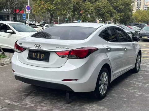Hyundai Elantra (Avante)