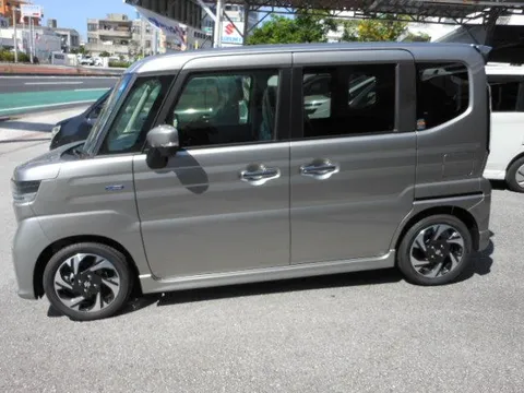 Suzuki Spacia