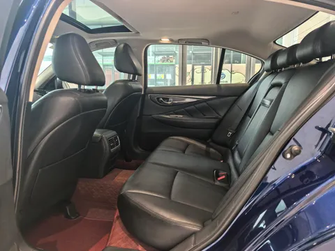 Infiniti Q50L