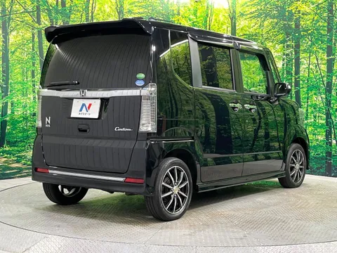 Honda N-BOX Custom