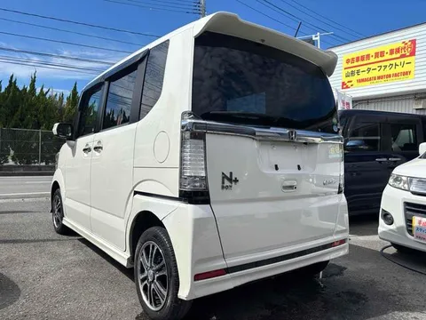 Honda N-BOX Plus Custom