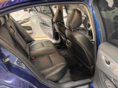Infiniti Q50L