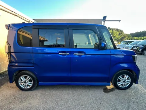 Honda N-BOX Custom