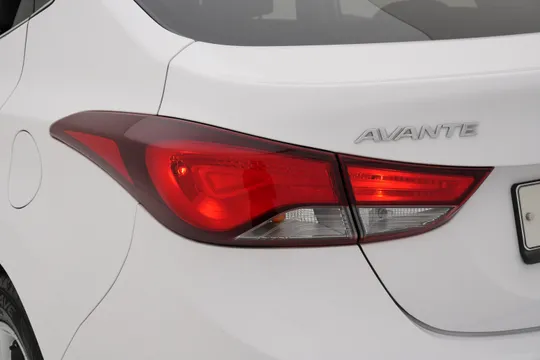 Hyundai Elantra (Avante)