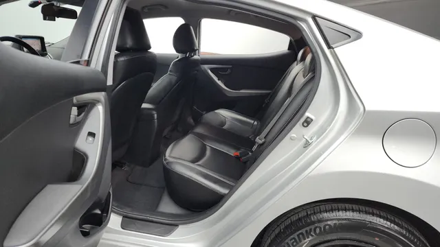 Hyundai Elantra (Avante)