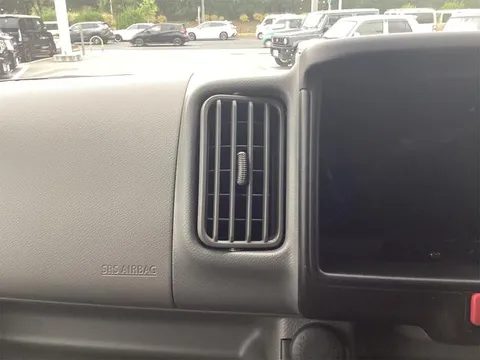 Nissan Clipper Van
