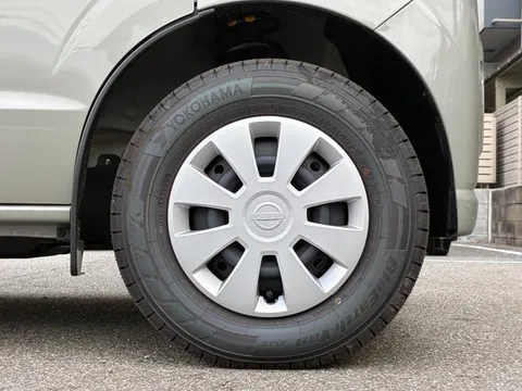 Nissan Clipper Van