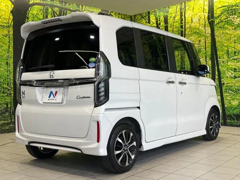 Honda N-BOX Custom