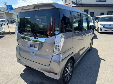 Nissan Dayz Roox