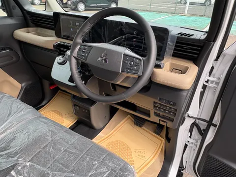 Mitsubishi Delica Mini