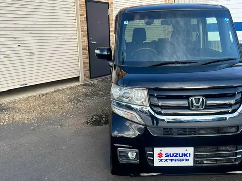 Honda N-BOX Custom