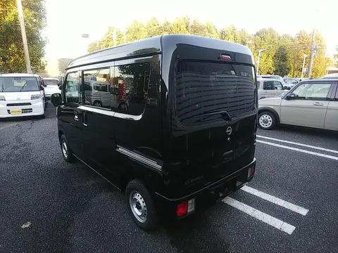 Nissan Clipper Van