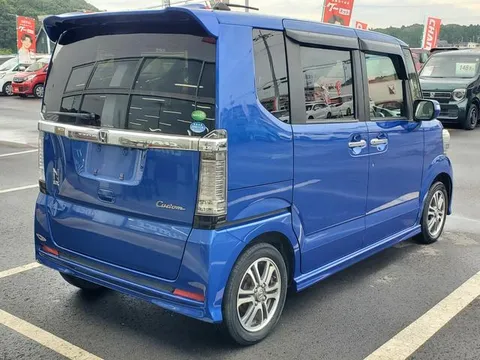 Honda N-BOX Custom