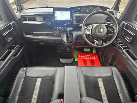 Honda N-BOX Custom