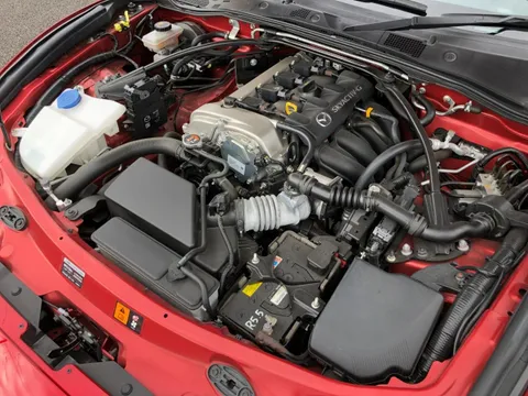 Mazda MX-5 (Roadster)