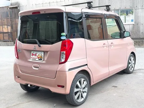 Mitsubishi eK Space