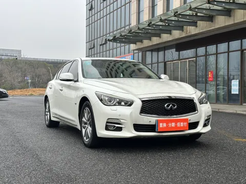 Infiniti Q50L