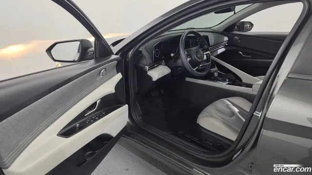Hyundai Elantra (Avante)