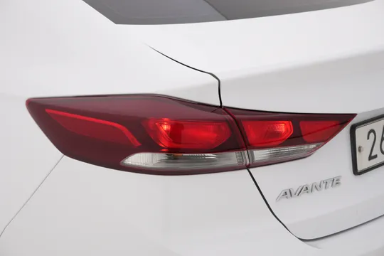 Hyundai Elantra (Avante)