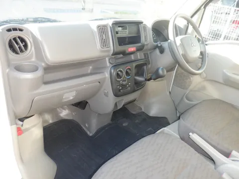 Mitsubishi Minicab Van