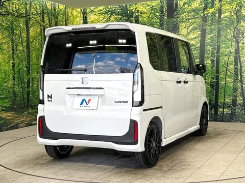 Honda N-BOX Custom
